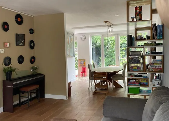 Fijn Gezinshuis Om Te Vieren Сasa de vacaciones Harderwijk